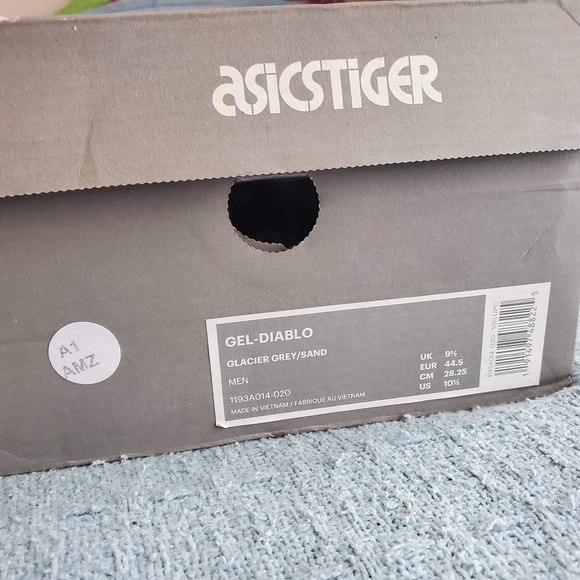 Asics Shoes - Picture 5 of 5